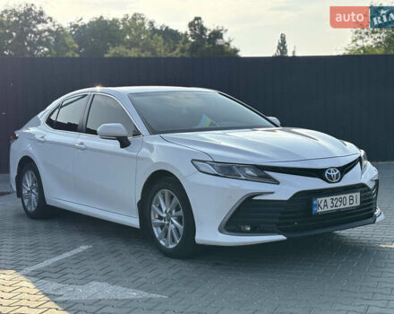 Белый Тойота Камри, объемом двигателя 2.49 л и пробегом 190 тыс. км за 21400 $, фото 1 на Automoto.ua