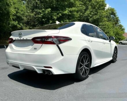 Белый Тойота Камри, объемом двигателя 2.5 л и пробегом 23 тыс. км за 8200 $, фото 4 на Automoto.ua