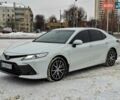 Белый Тойота Камри, объемом двигателя 2.49 л и пробегом 60 тыс. км за 35500 $, фото 1 на Automoto.ua