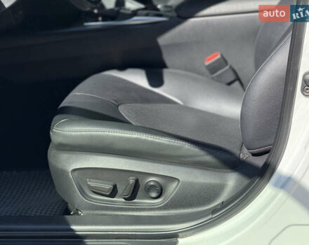 Белый Тойота Камри, объемом двигателя 2.5 л и пробегом 113 тыс. км за 29900 $, фото 26 на Automoto.ua