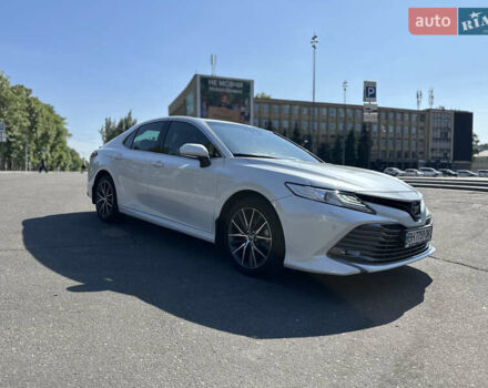 Тойота Камри 2021 в Николаеве на Automoto.ua Белый Тойота Камри, объемом двигателя 2.49 л и пробегом 107 тыс. км за 29999 $, фото 17 на Automoto.ua