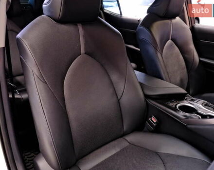 Тойота Камри 2021 в Одессе на Automoto.ua Белый Тойота Камри, объемом двигателя 2.5 л и пробегом 46 тыс. км за 29900 $, фото 50 на Automoto.ua