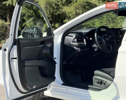 Белый Тойота Камри, объемом двигателя 2.5 л и пробегом 113 тыс. км за 29900 $, фото 28 на Automoto.ua