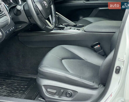 Белый Тойота Камри, объемом двигателя 2.49 л и пробегом 46 тыс. км за 28500 $, фото 22 на Automoto.ua