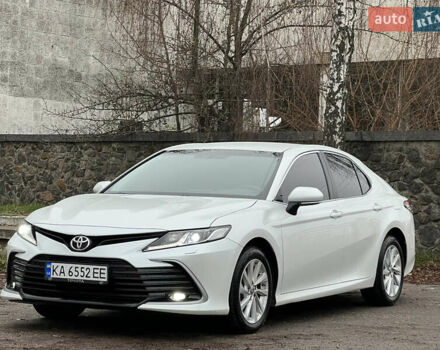 Белый Тойота Камри, объемом двигателя 2.49 л и пробегом 46 тыс. км за 28500 $, фото 1 на Automoto.ua