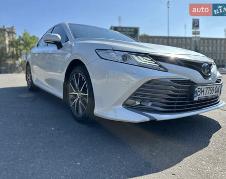 Тойота Камри 2021 в Николаеве на Automoto.ua Белый Тойота Камри, объемом двигателя 2.49 л и пробегом 107 тыс. км за 29999 $, фото 16 на Automoto.ua