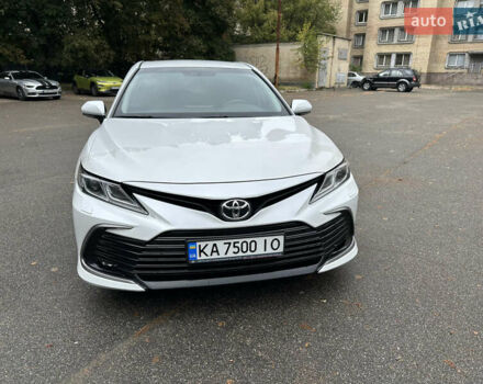 Белый Тойота Камри, объемом двигателя 2.49 л и пробегом 186 тыс. км за 24500 $, фото 1 на Automoto.ua