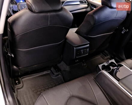 Тойота Камри 2021 в Одессе на Automoto.ua Белый Тойота Камри, объемом двигателя 2.5 л и пробегом 46 тыс. км за 29900 $, фото 40 на Automoto.ua