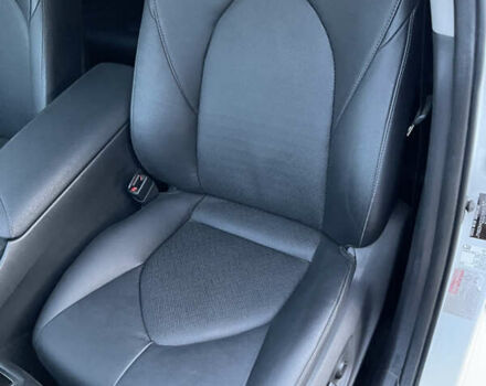 Тойота Камри 2021 в Одессе на Automoto.ua Белый Тойота Камри, объемом двигателя 2.49 л и пробегом 67 тыс. км за 32777 $, фото 6 на Automoto.ua