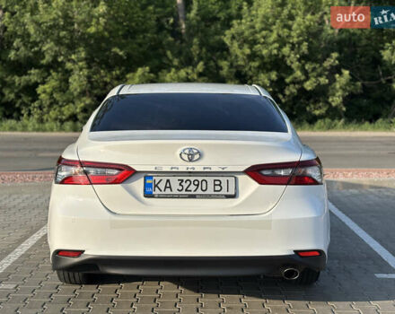 Белый Тойота Камри, объемом двигателя 2.49 л и пробегом 190 тыс. км за 21400 $, фото 3 на Automoto.ua