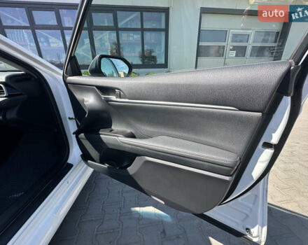 Білий Тойота Камрі, об'ємом двигуна 2.49 л та пробігом 113 тис. км за 30000 $, фото 88 на Automoto.ua