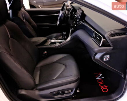 Тойота Камри 2021 в Одессе на Automoto.ua Белый Тойота Камри, объемом двигателя 2.5 л и пробегом 46 тыс. км за 29900 $, фото 48 на Automoto.ua