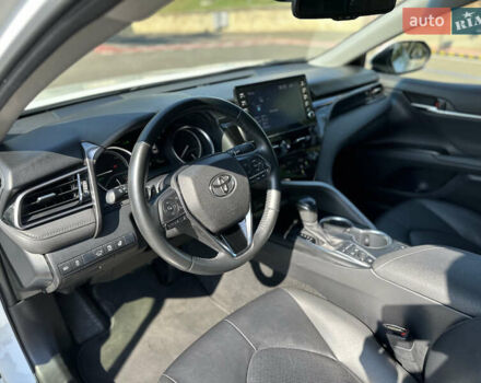 Тойота Камри 2021 в Николаеве на Automoto.ua Белый Тойота Камри, объемом двигателя 2.49 л и пробегом 107 тыс. км за 29999 $, фото 20 на Automoto.ua
