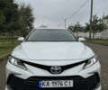 Белый Тойота Камри, объемом двигателя 2.5 л и пробегом 204 тыс. км за 21500 $, фото 1 на Automoto.ua