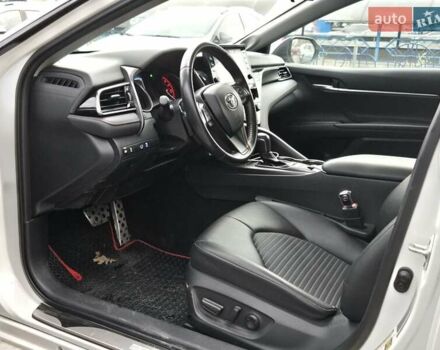 Білий Тойота Камрі, об'ємом двигуна 3.5 л та пробігом 35 тис. км за 35500 $, фото 7 на Automoto.ua