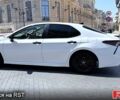 Білий Тойота Камрі, об'ємом двигуна 2.5 л та пробігом 100 тис. км за 36500 $, фото 1 на Automoto.ua