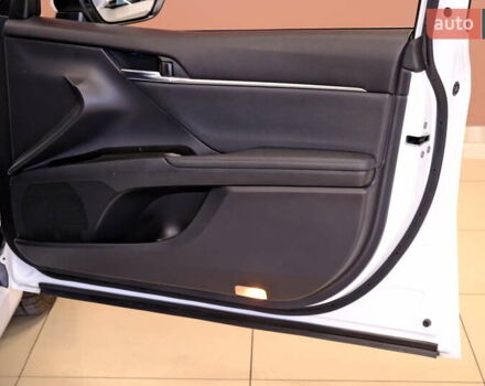 Тойота Камри 2021 в Одессе на Automoto.ua Белый Тойота Камри, объемом двигателя 2.5 л и пробегом 46 тыс. км за 29900 $, фото 47 на Automoto.ua