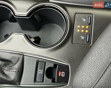 Білий Тойота Камрі, об'ємом двигуна 2.49 л та пробігом 46 тис. км за 27800 $, фото 35 на Automoto.ua