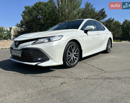 Тойота Камри 2021 в Николаеве на Automoto.ua Белый Тойота Камри, объемом двигателя 2.49 л и пробегом 107 тыс. км за 29999 $, фото 9 на Automoto.ua