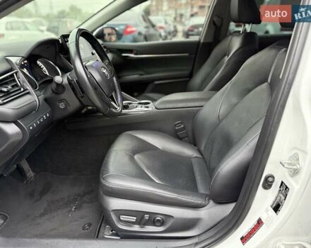 Белый Тойота Камри, объемом двигателя 2.49 л и пробегом 149 тыс. км за 30990 $, фото 20 на Automoto.ua