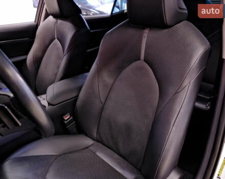 Тойота Камри 2021 в Одессе на Automoto.ua Белый Тойота Камри, объемом двигателя 2.5 л и пробегом 46 тыс. км за 29900 $, фото 36 на Automoto.ua