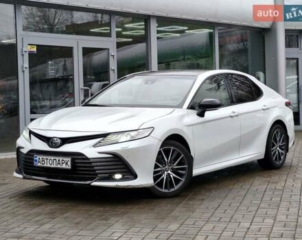 Белый Тойота Камри, объемом двигателя 2.49 л и пробегом 164 тыс. км за 25700 $, фото 1 на Automoto.ua