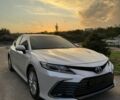 Білий Тойота Камрі, об'ємом двигуна 2.5 л та пробігом 80 тис. км за 27000 $, фото 1 на Automoto.ua