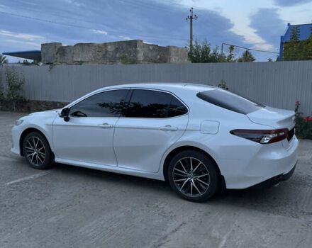Тойота Камри 2021 в Одессе на Automoto.ua Белый Тойота Камри, объемом двигателя 2.49 л и пробегом 67 тыс. км за 32777 $, фото 4 на Automoto.ua