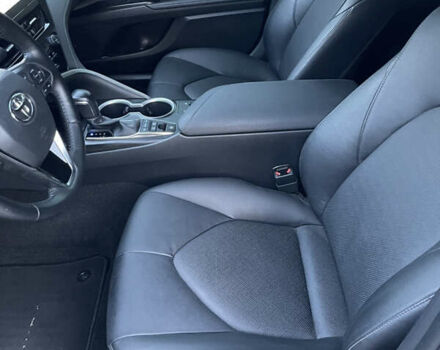 Тойота Камри 2021 в Одессе на Automoto.ua Белый Тойота Камри, объемом двигателя 2.49 л и пробегом 67 тыс. км за 32777 $, фото 5 на Automoto.ua