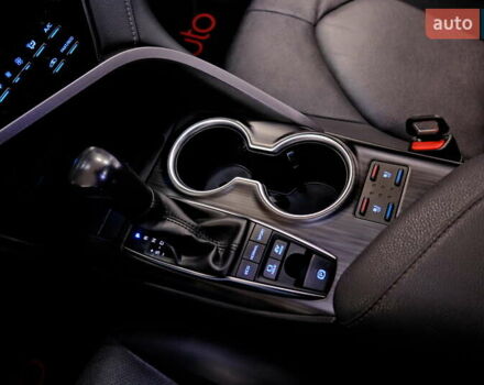 Тойота Камри 2021 в Одессе на Automoto.ua Белый Тойота Камри, объемом двигателя 2.5 л и пробегом 46 тыс. км за 29900 $, фото 24 на Automoto.ua