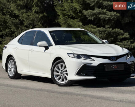 Белый Тойота Камри, объемом двигателя 2.5 л и пробегом 113 тыс. км за 29900 $, фото 3 на Automoto.ua