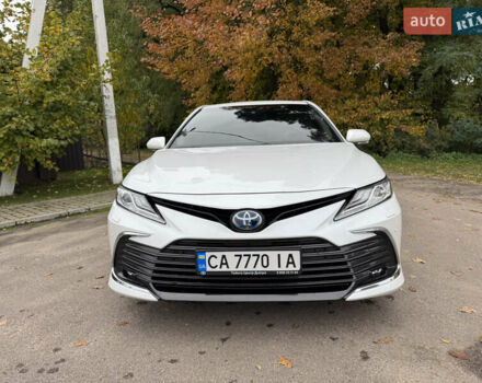 Тойота Камрі 2022 у Києві на Automoto.ua Білий Тойота Камрі, об'ємом двигуна 2.49 л та пробігом 57 тис. км за 34800 $, фото 1 на Automoto.ua