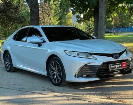 Тойота Камрі 2022 у Києві на Automoto.ua Білий Тойота Камрі, об'ємом двигуна 2.5 л та пробігом 51 тис. км за 39590 $, фото 4 на Automoto.ua