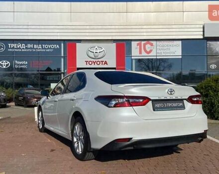 Белый Тойота Камри, объемом двигателя 2.49 л и пробегом 19 тыс. км за 29500 $, фото 1 на Automoto.ua