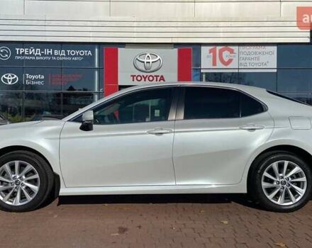 Белый Тойота Камри, объемом двигателя 2.49 л и пробегом 19 тыс. км за 29500 $, фото 2 на Automoto.ua