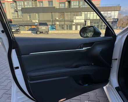 Белый Тойота Камри, объемом двигателя 2.49 л и пробегом 95 тыс. км за 32000 $, фото 8 на Automoto.ua