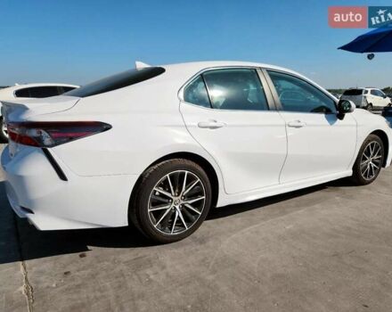 Белый Тойота Камри, объемом двигателя 2.5 л и пробегом 95 тыс. км за 8500 $, фото 2 на Automoto.ua