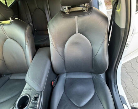 Белый Тойота Камри, объемом двигателя 2.49 л и пробегом 95 тыс. км за 32000 $, фото 21 на Automoto.ua