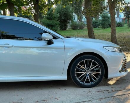 Тойота Камрі 2022 у Києві на Automoto.ua Білий Тойота Камрі, об'ємом двигуна 2.5 л та пробігом 51 тис. км за 39590 $, фото 5 на Automoto.ua