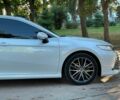 Тойота Камрі 2022 у Києві на Automoto.ua Білий Тойота Камрі, об'ємом двигуна 2.5 л та пробігом 51 тис. км за 39590 $, фото 5 на Automoto.ua