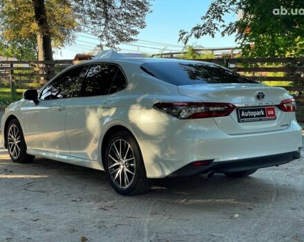 Тойота Камрі 2022 у Києві на Automoto.ua Білий Тойота Камрі, об'ємом двигуна 2.5 л та пробігом 51 тис. км за 39590 $, фото 12 на Automoto.ua