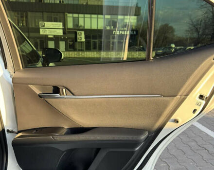 Белый Тойота Камри, объемом двигателя 2.49 л и пробегом 95 тыс. км за 32000 $, фото 16 на Automoto.ua