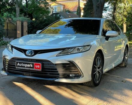 Тойота Камрі 2022 у Києві на Automoto.ua Білий Тойота Камрі, об'ємом двигуна 2.5 л та пробігом 51 тис. км за 39590 $, фото 1 на Automoto.ua