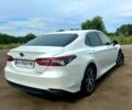 Білий Тойота Камрі, об'ємом двигуна 2.5 л та пробігом 30 тис. км за 40700 $, фото 1 на Automoto.ua