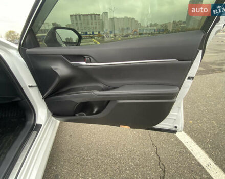 Белый Тойота Камри, объемом двигателя 2.49 л и пробегом 29 тыс. км за 31500 $, фото 14 на Automoto.ua