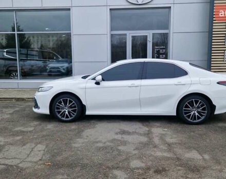 Білий Тойота Камрі, об'ємом двигуна 2.49 л та пробігом 30 тис. км за 34449 $, фото 2 на Automoto.ua