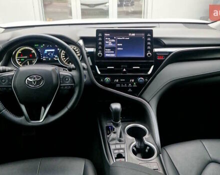 Білий Тойота Камрі, об'ємом двигуна 2.49 л та пробігом 30 тис. км за 34449 $, фото 7 на Automoto.ua