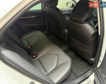 Белый Тойота Камри, объемом двигателя 2.49 л и пробегом 22 тыс. км за 41000 $, фото 11 на Automoto.ua