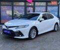 Белый Тойота Камри, объемом двигателя 2.49 л и пробегом 60 тыс. км за 35400 $, фото 1 на Automoto.ua