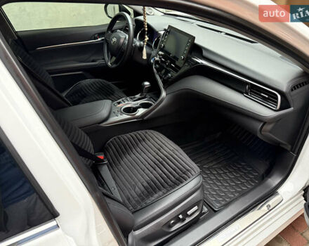 Белый Тойота Камри, объемом двигателя 2.49 л и пробегом 22 тыс. км за 41000 $, фото 12 на Automoto.ua